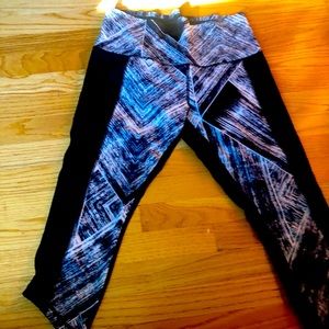 Lululemon Size 12 3/4 length pants! Mesh on sides